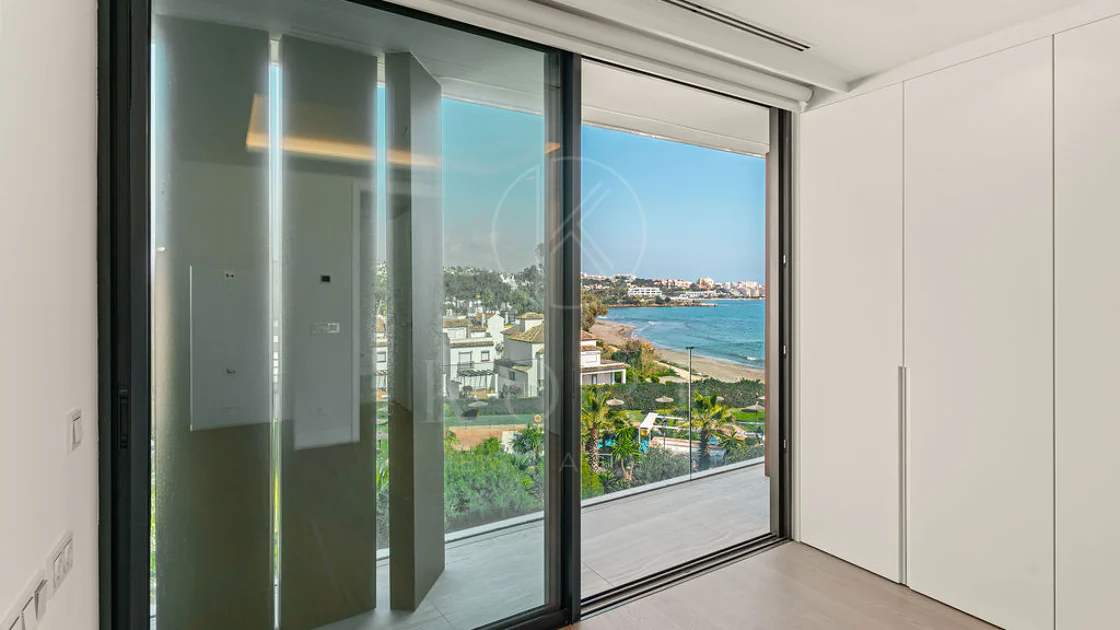 Luxury Beachfront Duplex Penthouse at The Sapphire, Estepona