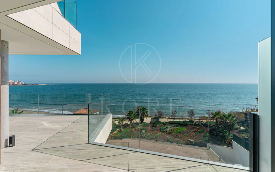 Ático dúplex de lujo en primera línea de playa en The Sapphire, Estepona