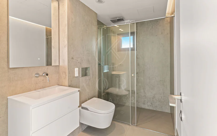 Ático dúplex de lujo en primera línea de playa en The Sapphire, Estepona