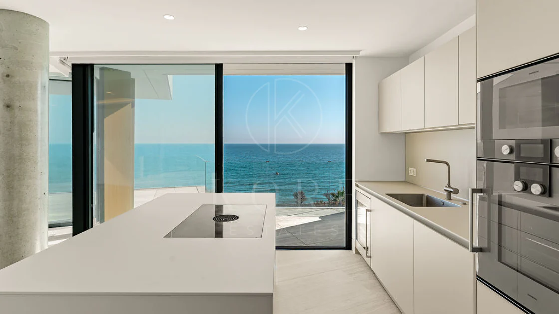 Luxury Beachfront Duplex Penthouse at The Sapphire, Estepona