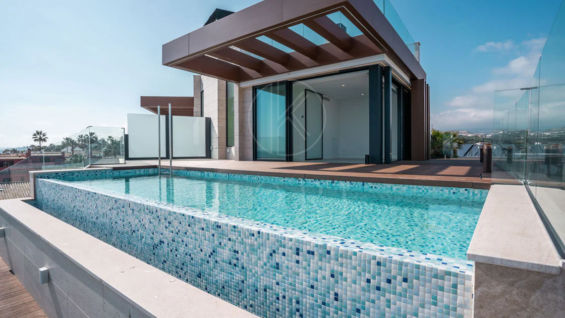 Luxury Beachfront Duplex Penthouse at The Sapphire, Estepona
