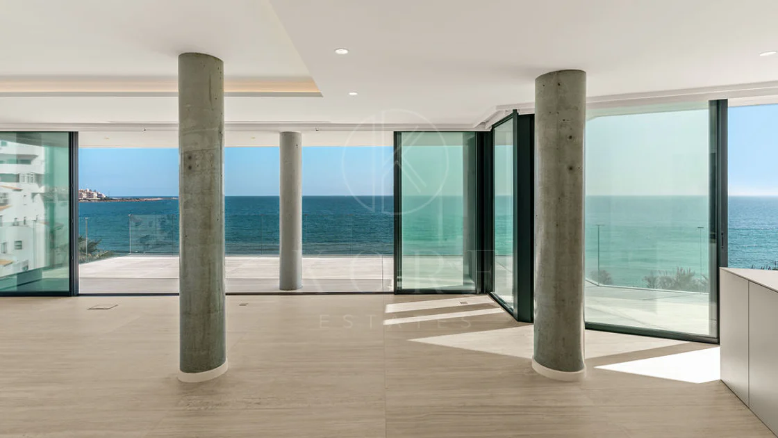 Luxury Beachfront Duplex Penthouse at The Sapphire, Estepona