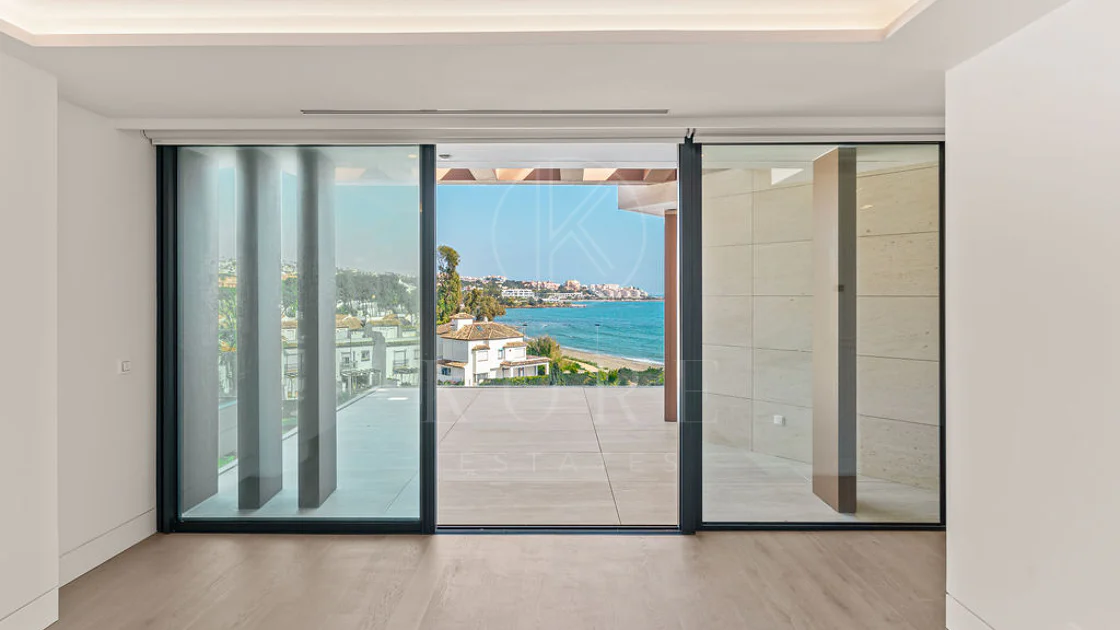 Luxury Beachfront Duplex Penthouse at The Sapphire, Estepona