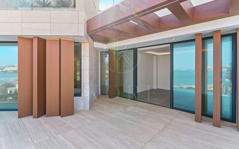 Ático dúplex de lujo en primera línea de playa en The Sapphire, Estepona