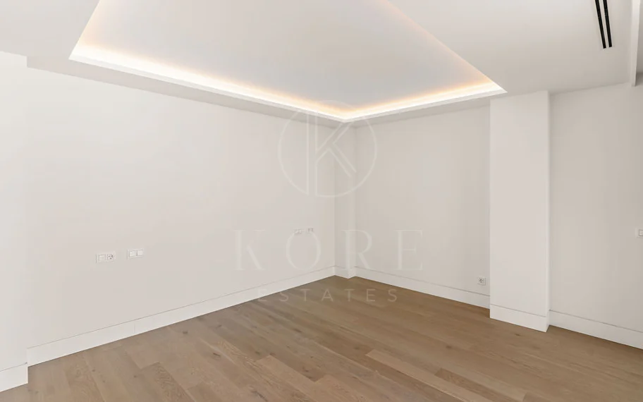 Ático dúplex de lujo en primera línea de playa en The Sapphire, Estepona