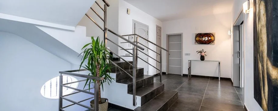 Villa for sale in Las Brisas, Nueva Andalucia