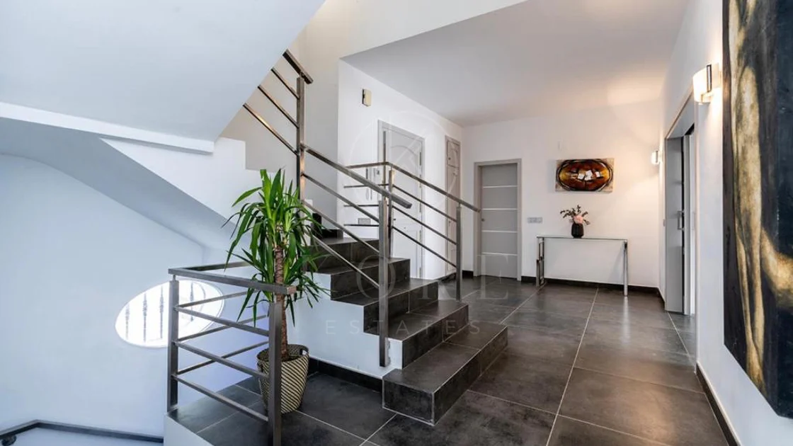 Villa for sale in Las Brisas, Nueva Andalucia