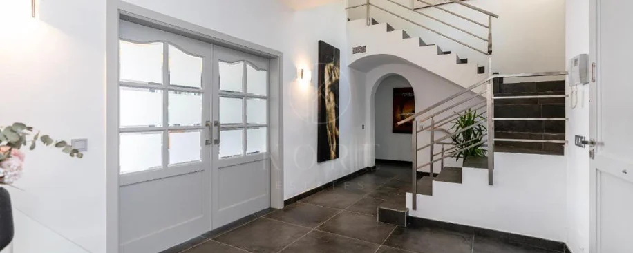 Villa for sale in Las Brisas, Nueva Andalucia