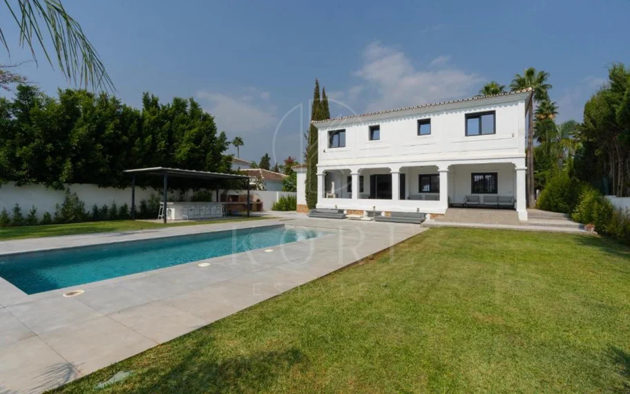 Villa en venta en Las Brisas, Nueva Andalucia