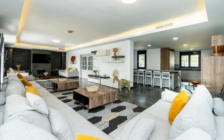 Villa en venta en Las Brisas, Nueva Andalucia