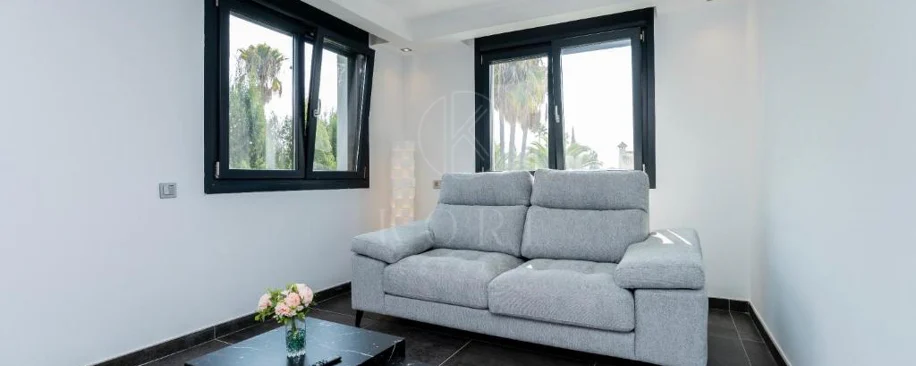 Villa for sale in Las Brisas, Nueva Andalucia