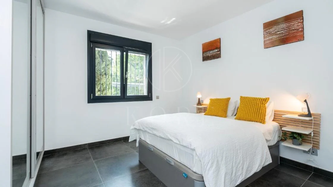 Villa for sale in Las Brisas, Nueva Andalucia