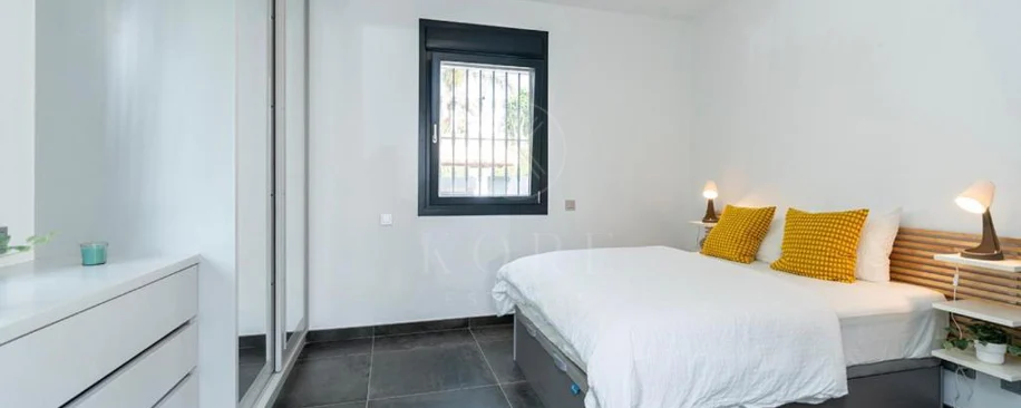 Villa for sale in Las Brisas, Nueva Andalucia