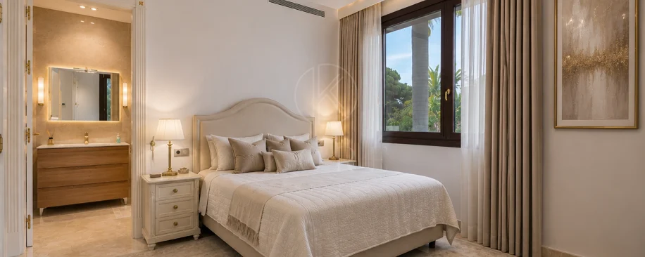 Exceptional Beachside Villa in Guadalmina Baja