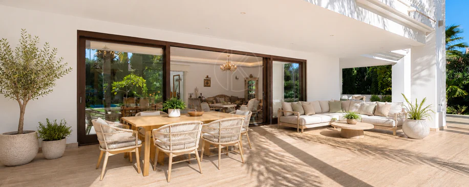 Exceptional Beachside Villa in Guadalmina Baja