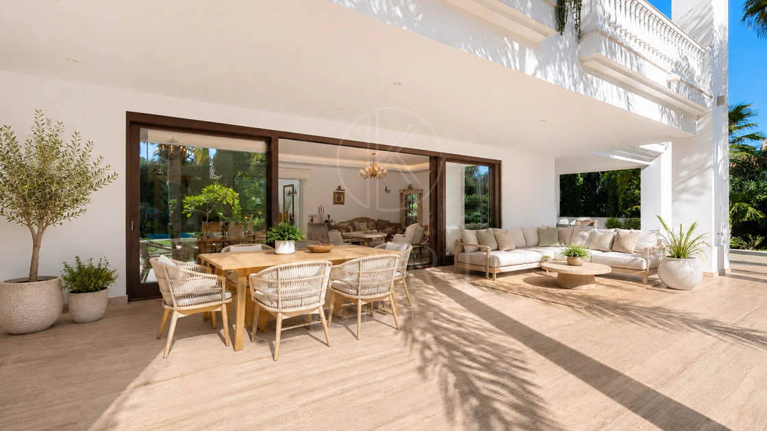 Exceptional Beachside Villa in Guadalmina Baja