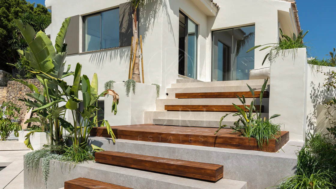 Villa for sale in Nueva Andalucia, Marbella