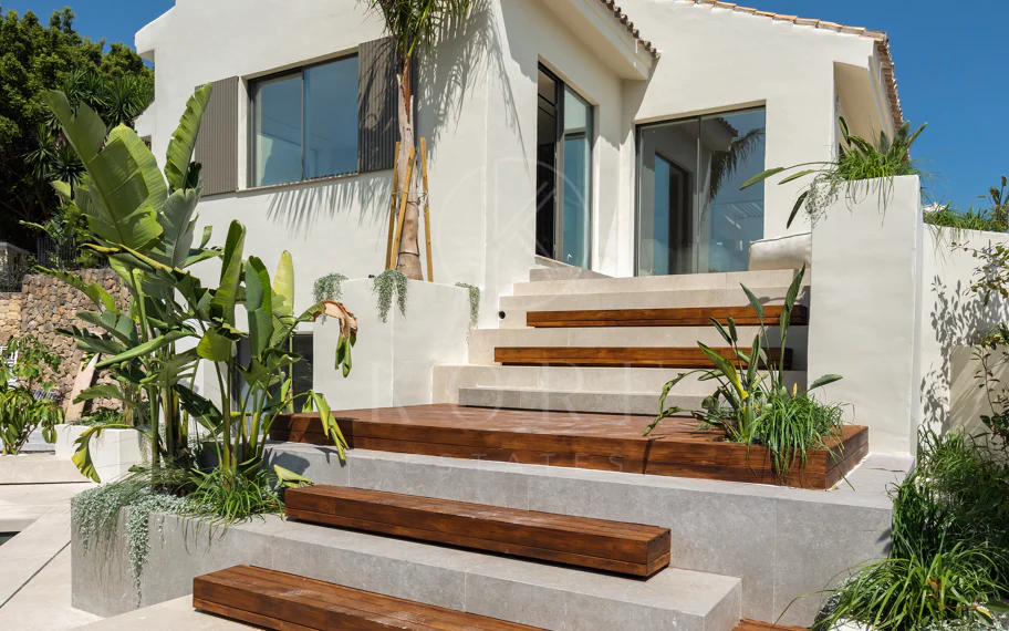 Villa en venta en Nueva Andalucia, Marbella