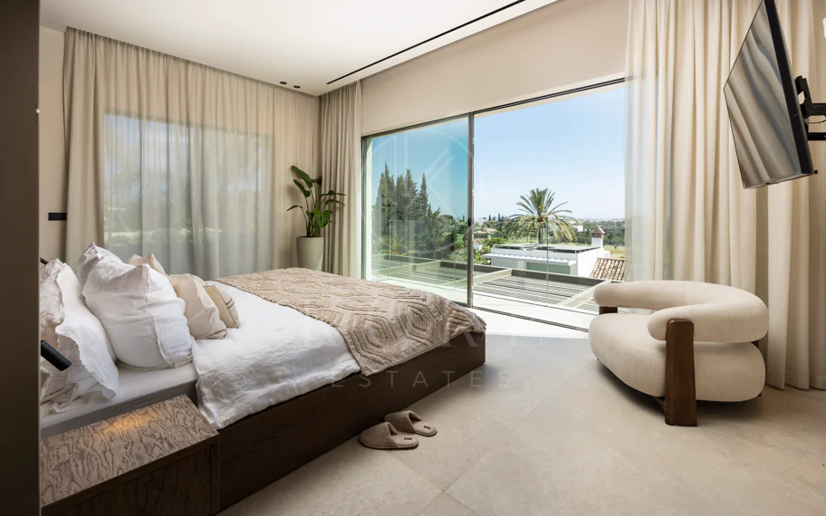 Villa en venta en Nueva Andalucia, Marbella