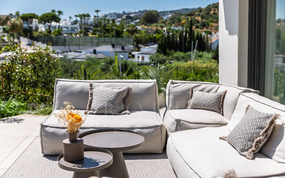 Villa en venta en Nueva Andalucia, Marbella
