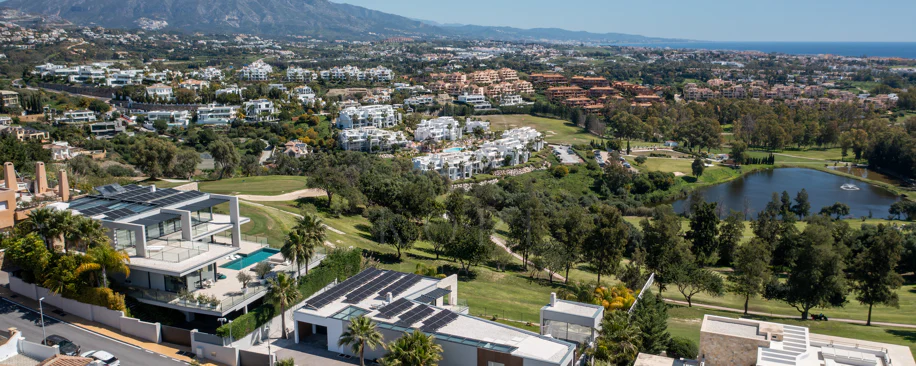 Villa for sale in Benahavis