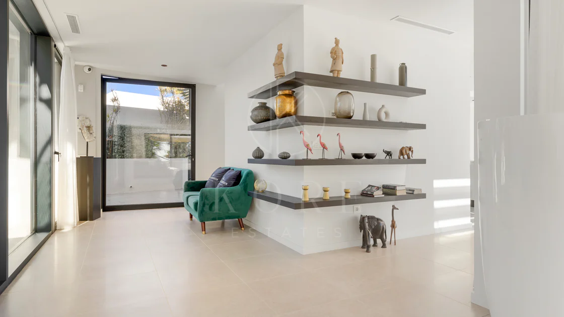 Villa for sale in Benahavis