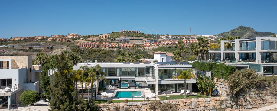 Villa for sale in Benahavis