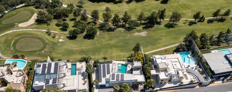Villa for sale in Benahavis