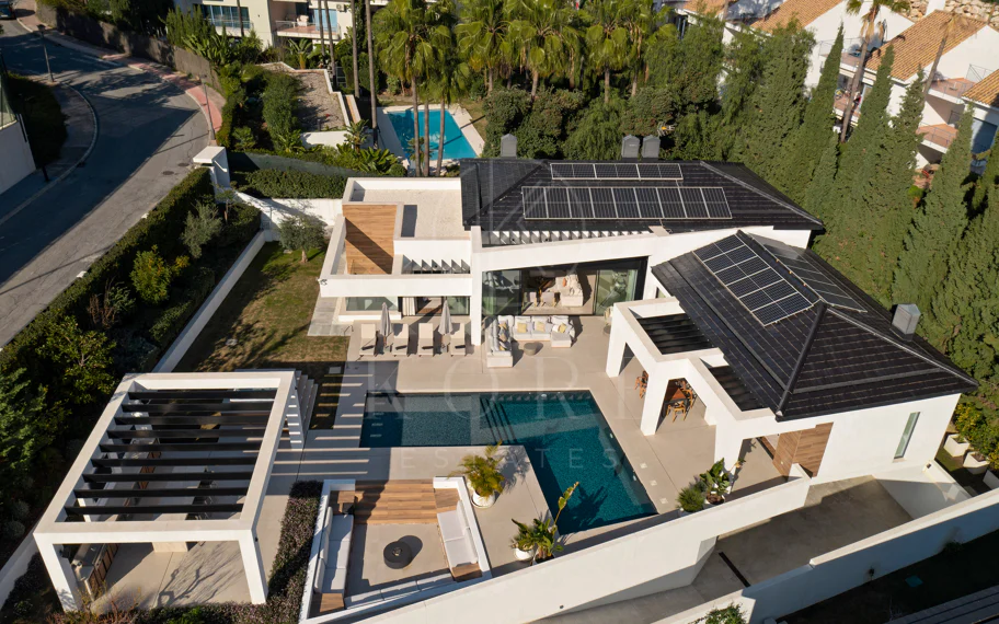 Villa en venta en Los Naranjos, Nueva Andalucia