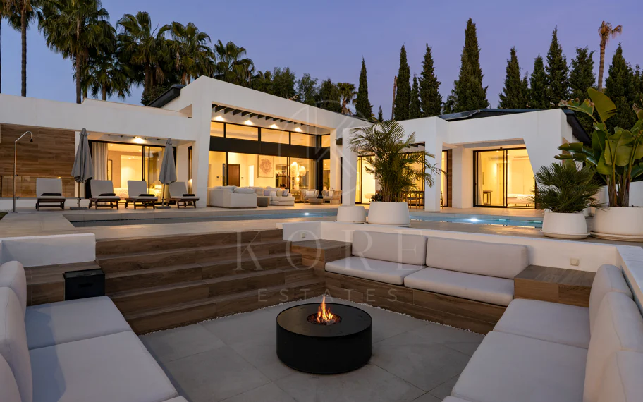 Villa en venta en Los Naranjos, Nueva Andalucia