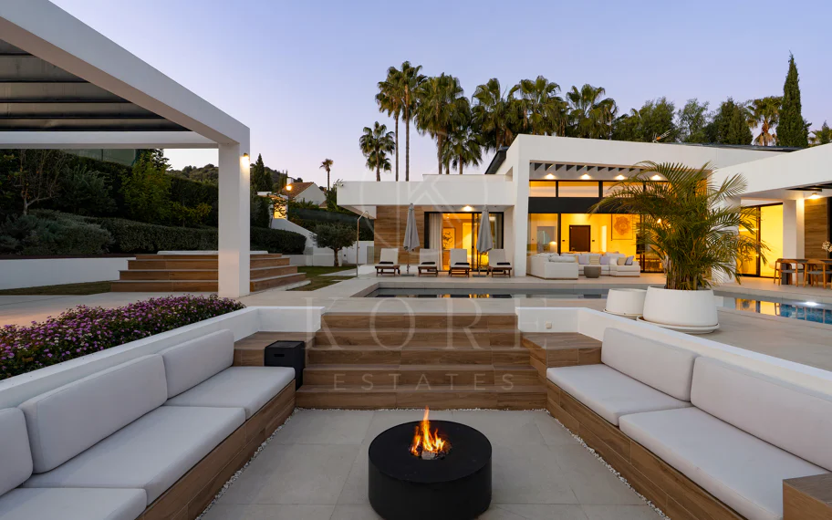 Villa en venta en Los Naranjos, Nueva Andalucia
