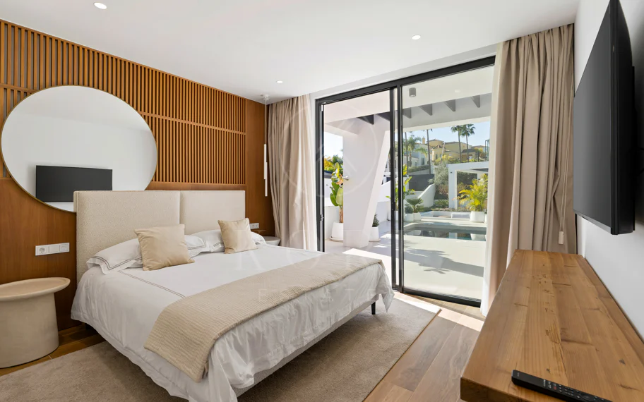 Villa en venta en Los Naranjos, Nueva Andalucia