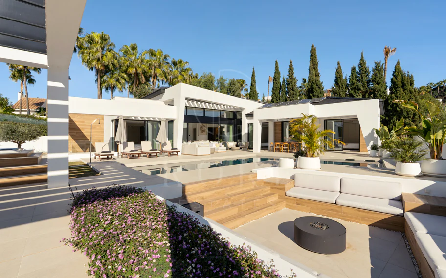Villa en venta en Los Naranjos, Nueva Andalucia