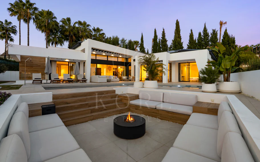 Villa en venta en Los Naranjos, Nueva Andalucia