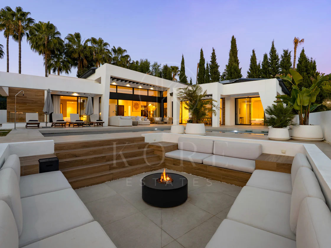 Villa en venta en Los Naranjos, Nueva Andalucia