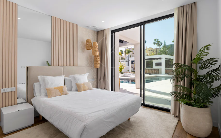 Villa en venta en Los Naranjos, Nueva Andalucia