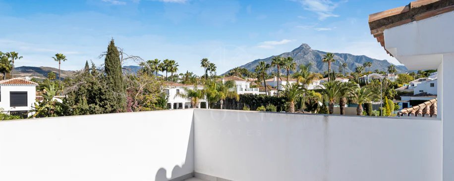 Modern Luxury Villa in Parcelas Del Golf