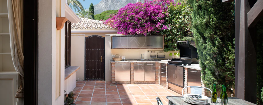 Villa for sale in Sierra Blanca, Marbella Golden Mile