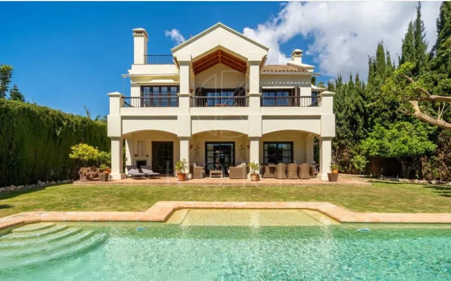 Villa en venta en Sierra Blanca, Marbella Golden Mile