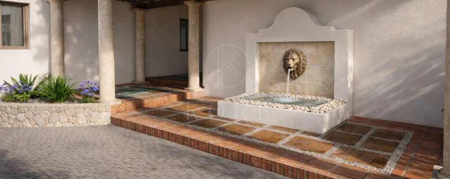 Villa for sale in El Rosario, Marbella East