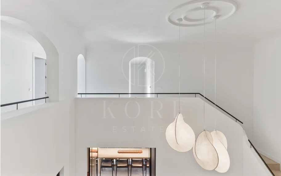 Elegancia Contemporánea a Pocos Pasos del Mar en Guadalmina Casasola, Marbella