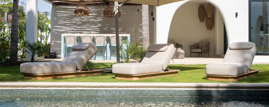 Contemporary Elegance Steps from the Sea in Guadalmina Casasola, Marbella