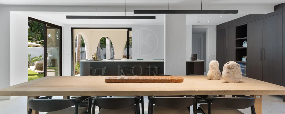 Contemporary Elegance Steps from the Sea in Guadalmina Casasola, Marbella