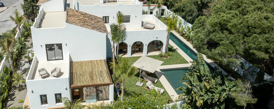 Contemporary Elegance Steps from the Sea in Guadalmina Casasola, Marbella