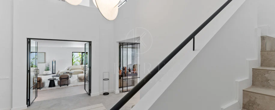 Contemporary Elegance Steps from the Sea in Guadalmina Casasola, Marbella