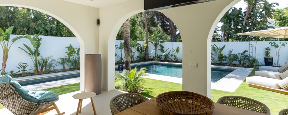 Contemporary Elegance Steps from the Sea in Guadalmina Casasola, Marbella