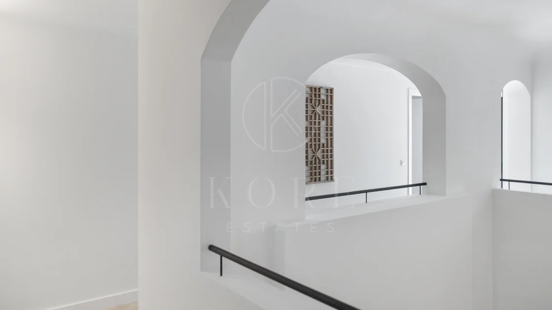 Contemporary Elegance Steps from the Sea in Guadalmina Casasola, Marbella