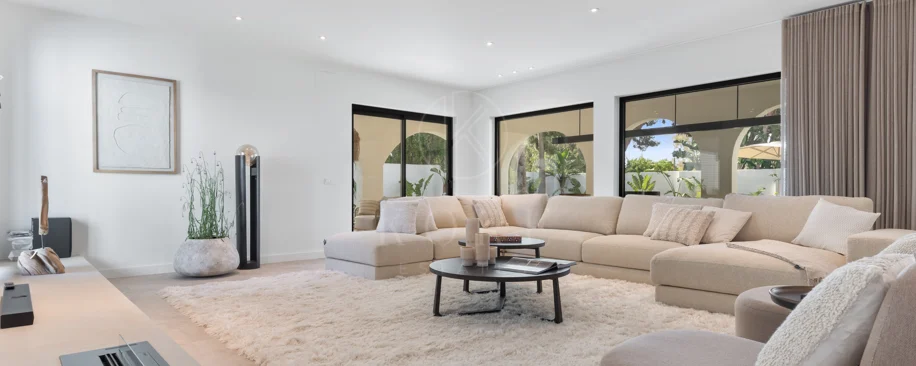 Contemporary Elegance Steps from the Sea in Guadalmina Casasola, Marbella