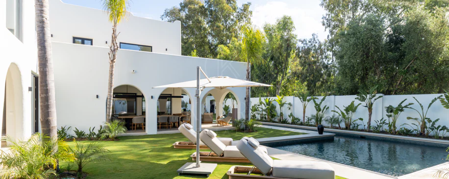 Contemporary Elegance Steps from the Sea in Guadalmina Casasola, Marbella