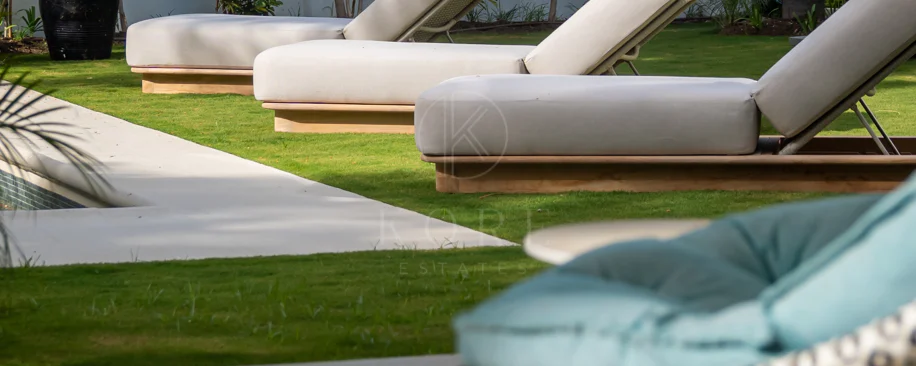 Contemporary Elegance Steps from the Sea in Guadalmina Casasola, Marbella